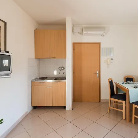 Apartment Sun House Bol